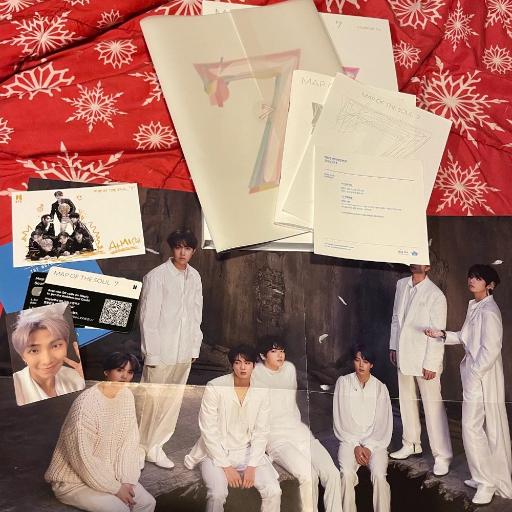 BTS MOTS V1 W/ PHOTOCARDS